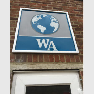 Outdoor Signage Versa Frame Aluminium Composite Worldwide Autos 04